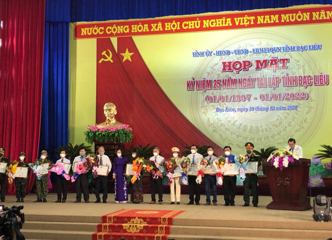 30.12- Khen thuong-3