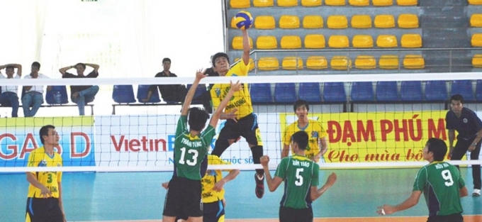 Các đội bóng chuyền nam nhiều năm qua tại giải đã thu hút đông đảo người hâm mộ.( Ảnh: Internet)