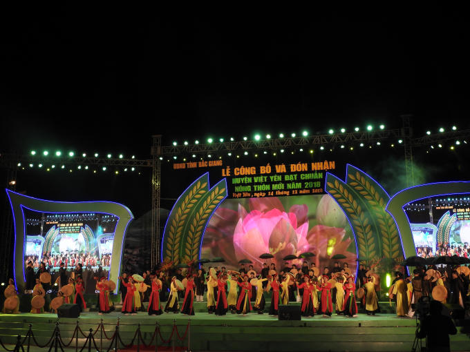 Tiết mục văn nghệ chào mừng tại Lễ công bố