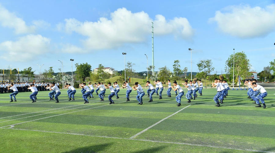Đồng diễn thể dục, võ tay không.