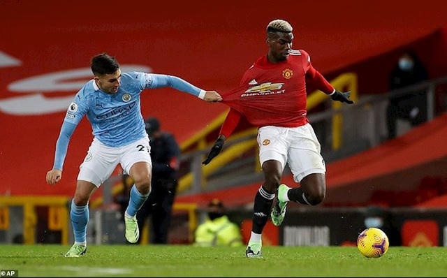 HLV Solskjaer khẳng định mối quan hệ tốt với Paul Pogba. Ông cũng cho biết ngôi sao người Pháp luôn khát khao giành vị trí chính thức ở CLB