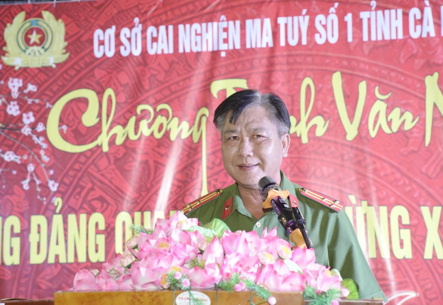 Thượng tá Nguyễn Tấn Đạt – Phó Trưởng phòng Cảnh sát điều tra tội phạm về ma túy Công an tỉnh Cà Mau phát biểu tại chương trình.