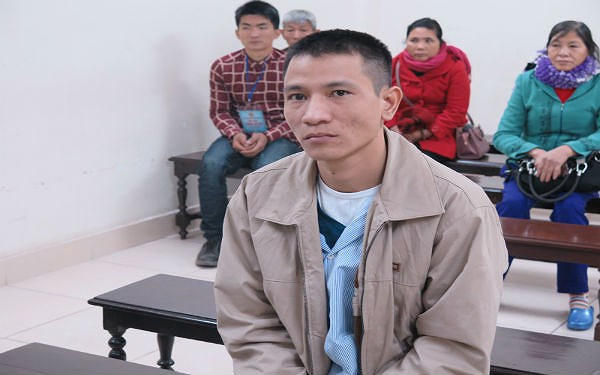 Bị cáo trước vành móng nựa trong phiên xét xử.