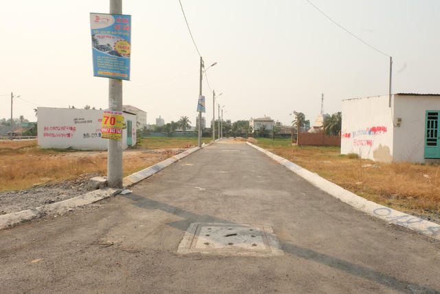 Giới đầu nậu v&agrave; c&ograve; đất bất ch&iacute;nh l&agrave; nguy&ecirc;n nh&acirc;n trực tiếp v&agrave; l&agrave; b&ecirc;n thủ lợi nhiều nhất trong cơn sốt gi&aacute; ảo đất nền hiện nay.