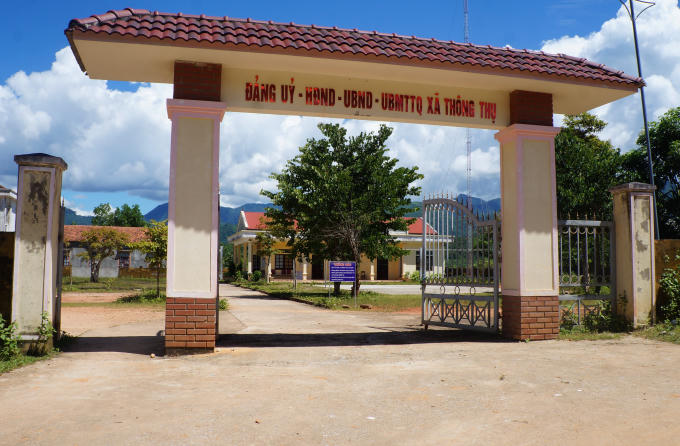 UBND xã Thông Thụ nơi được cho là có 8 anh em ruột, họ hàng cùng làm việc tại đây.