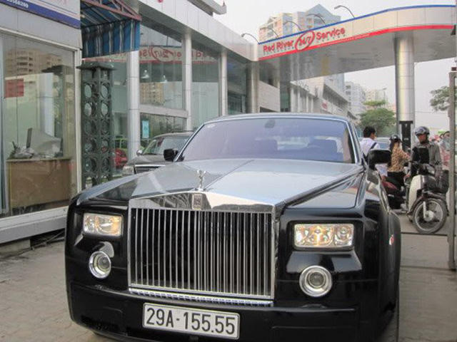 Ông chủ nào đang đi Rolls-Royce biển 15.555, khiến giới đại gia kiềng nể