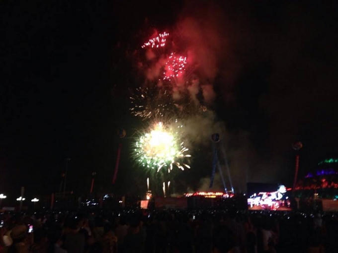 Carnaval Hạ Long 2016: Du kh&aacute;ch nức l&ograve;ng thưởng thức những