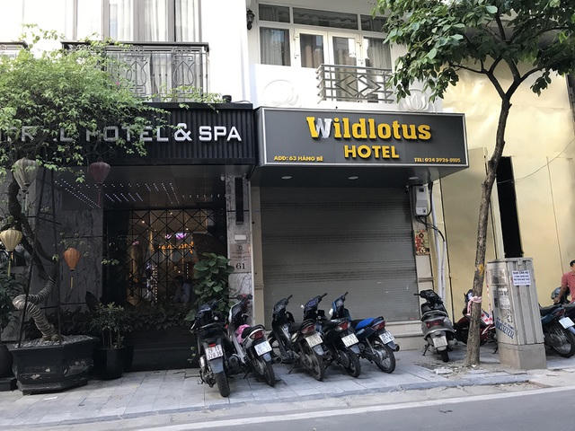 Nguyên nhân là do lượng khách nước ngoài sụt giảm nghiêm trọng khi các chuyến bay thương mại quốc tế chưa được khai thác trở lại