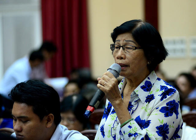 Cử tri Lê Thị Liên Minh, phường Tân Quy nêu vấn đề về cơ chế đặc thù cho TPHCM.