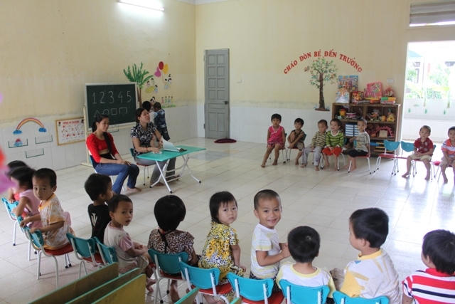 Để tạo môi trường giáo dục tốt, cần quan tâm đến điều kiện dạy và học ngay từ bậc Mầm non. (Ảnh: A.Thắng)