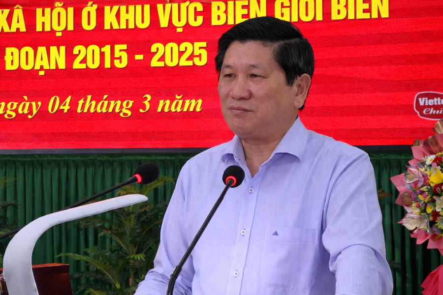Phó chủ tịch UBND tỉnh Cà Mau Lê Văn Sử phát biểu tại hội nghị