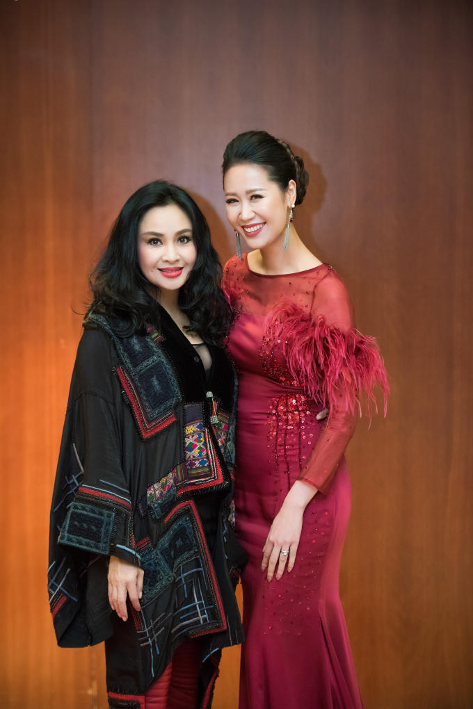 Cũng trong sự kiện, Hoa hậu Thân thiện có dịp hội ngộ với nhiều nghệ sĩ như ca sĩ như Thanh Lam, Hồng Nhung, Tùng Dương, Phạm Thu Hà. Trên sân khấu, Dương Thùy Linh kết nối cho các ca sĩ giao lưu với các vị khách. 