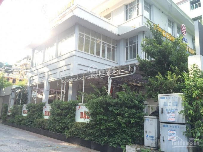 Nhà, đất tọa lạc tại 104 Nguyễn Du, quận 1 đang bị bỏ hoang, không khai thác gây lãng phí (Ảnh chụp ngày 16/4/2018)