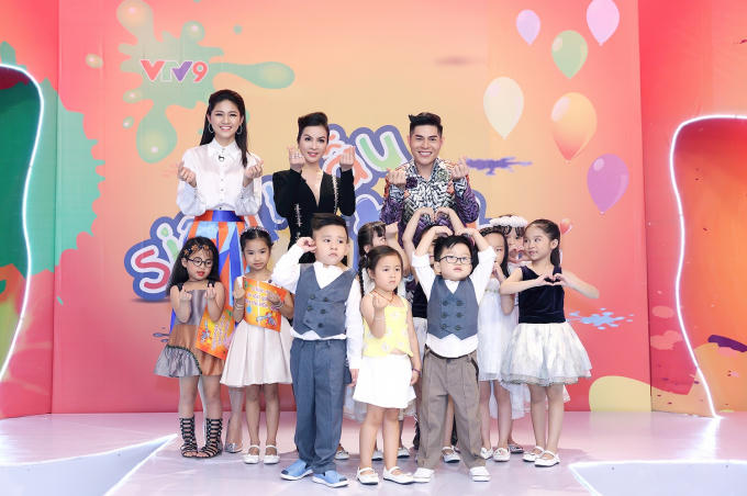 MC Thanh Mai rạng rỡ đọ sắc cùng Á hậu Thanh Tú trong
