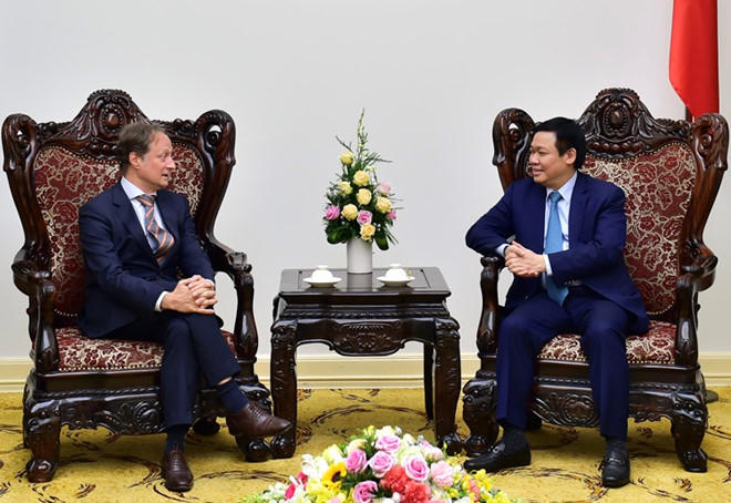 Phó thủ tướng mong muốn Đại sứ Bruno Angelet là cầu nối quan trọng giúp Việt Nam thúc đẩy việc ký kết, phê chuẩn và thực thi EVFTA. Ảnh: VGP.