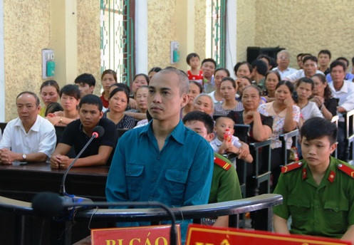 Nguyễn Văn Vinh tại tòa. (Ảnh: Zing.vn)