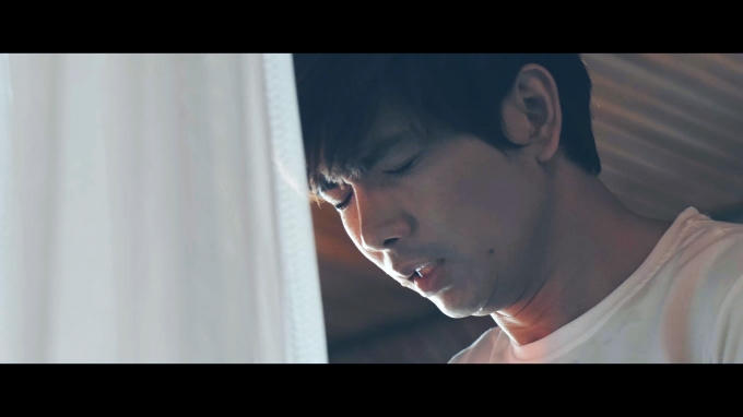 V&acirc;n Trang v&agrave; Tim h&ocirc;n nhau 5 tiếng khi quay phim kinh dị 'O&aacute;n'