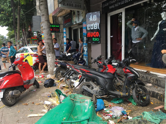 Hiện trường vụ taxi tông kinh hoàng.