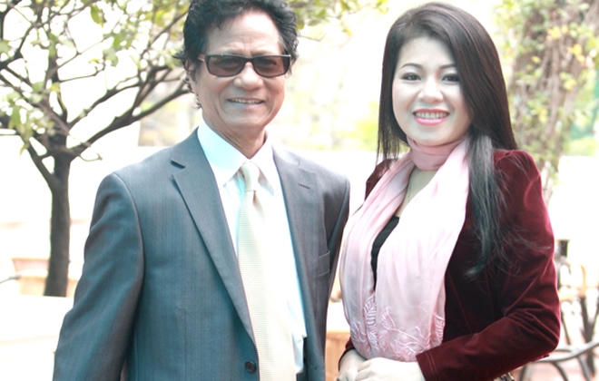 Anh Thơ từng ghi những dấu ấn đặc biệt khi hát chung với Chế Linh ở liveshow cách đây gần 3 năm cũng tại Hà Nội. Công chúng đã khá “sốc” khi thấy sự kết hợp giữa “nữ hoàng nhạc đỏ” và “ông hoàng nhạc sến”.