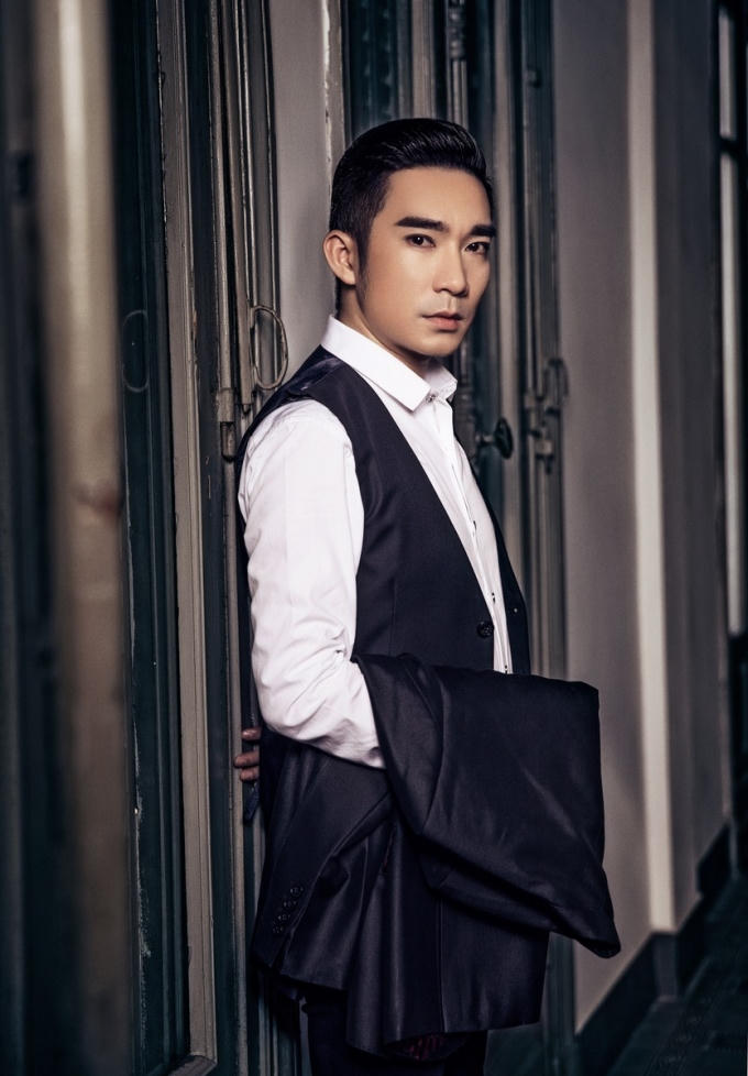 H&eacute; lộ b&igrave;a album sang trọng mới nhất của Quang H&agrave;