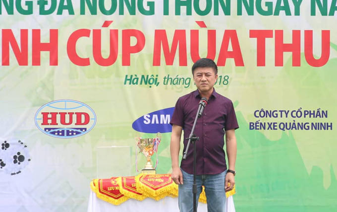 Ông Phan Huy Hà - Phó Tổng biên tập báo NTNN/Dân Việt - Trưởng Ban tổ chức giải phát biểu khai mạc. Ảnh: Tùng Đoàn