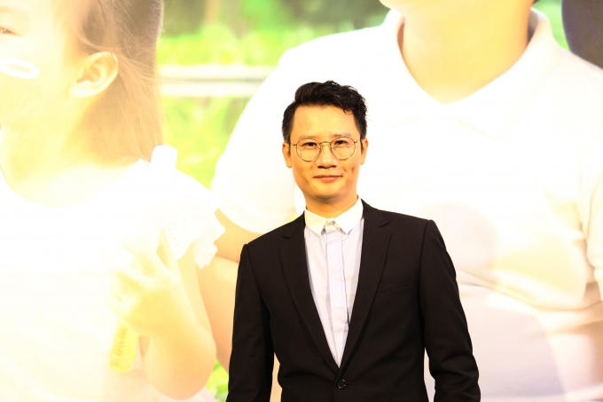 Ca sĩ Hoàng Bách là gương mặt đại diện cho dự án.