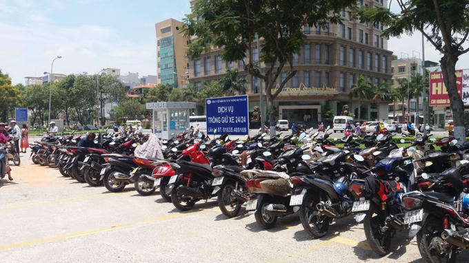 Khu vực bãi thu phí xe sơ sài, không có bình chữa cháy. Ảnh: FB.