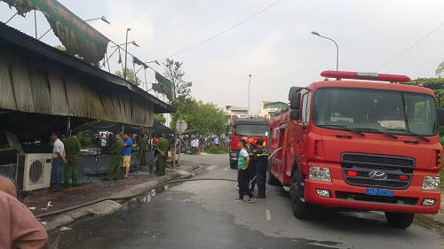 Hiện trường vụ cháy thiêu rụi quán gà Hoàng Gia ở Hải Dương