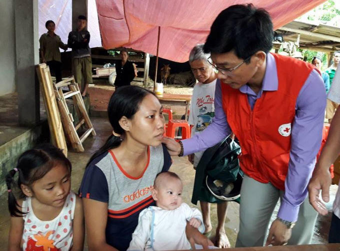Các cơ quan ban nganh thăm hỏi động viên gia đình nạn nhân.