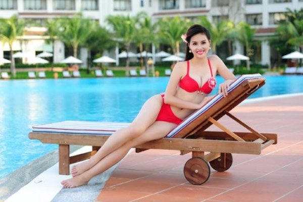 Trước khi trở thành Hoa hậu biển, cô từng tham gia nhiều cuộc thi nhan sắc khác.