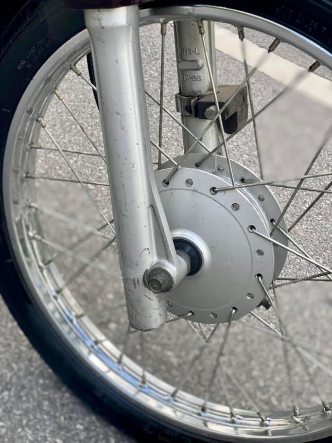 Honda Dream đời 2000 biển số tứ qu&yacute; rao b&aacute;n 170 triệu đồng ảnh 3