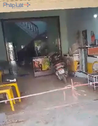 Lực lượng Công an phong tỏa hiện trường, thu tập chứng cứ điều tra nguyên nhân vụ việc