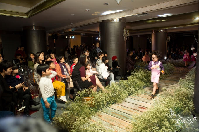 EllieVu in Love Fashion Show - Đ&ecirc;m thời trang của t&igrave;nh mẫu tử