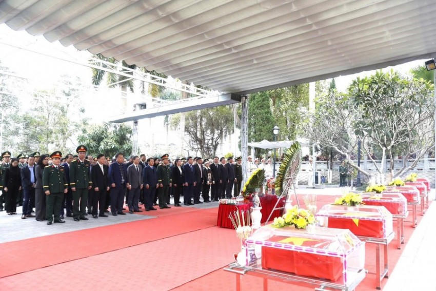 Lễ truy điệu và an táng diễn ra trang nghiêm. (Ảnh: CTTTQ)
