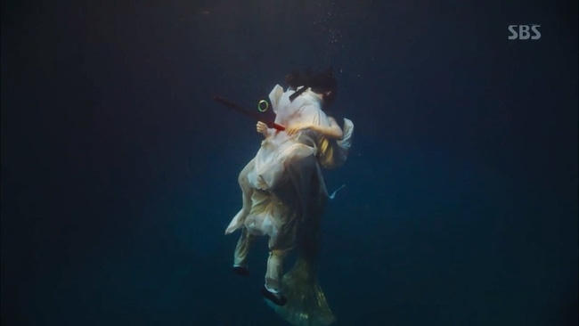 Huyền thoại biển xanh tập 13: H&eacute; lộ c&aacute;i chết bi thảm trong qu&aacute; khứ của Shim Chung v&agrave; Joo Jae