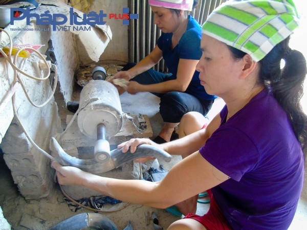 Đến năm 1957 thành lập hợp tác xã tiểu thủ công nghiệp Thanh Sơn, gồm 70 hộ với 100 lao động chính và 50 lao động phụ phát triển nhiều loại mặt hàng mới đáp ứng nhu cầu của thị trường không chỉ trong nước mà còn thị trường quốc tế.