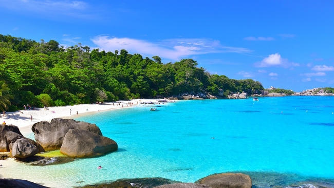 Đảo Koh Tachai là điểm thu hút khách du lịch tại Thái Lan.
