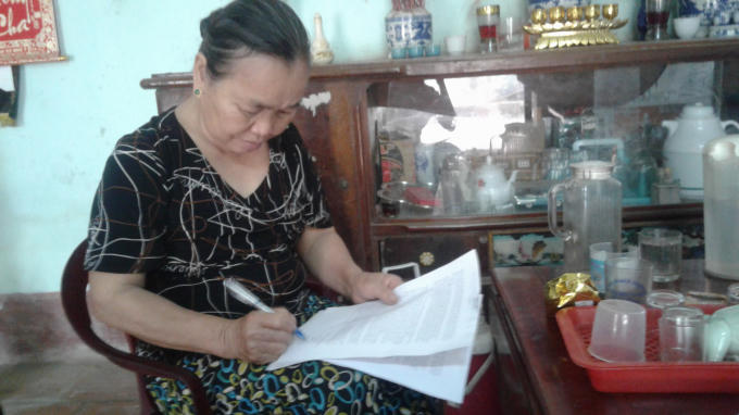 Bà ngoại đi tìm công lý cho cháu gái. Ảnh: Nguyệt Chi