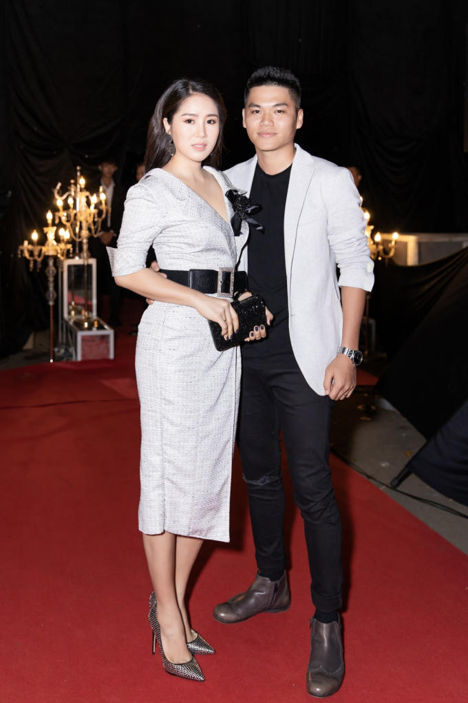 Vợ chồng Lê Phương tình tứ tham dự sự kiện mới