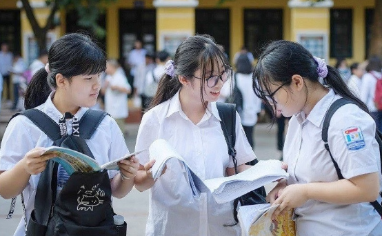 Học sinh chỉ cần cư trú tại Hà Nội và được đăng ký tối đa ba nguyện vọng vào bất kỳ trường THPT công lập nào