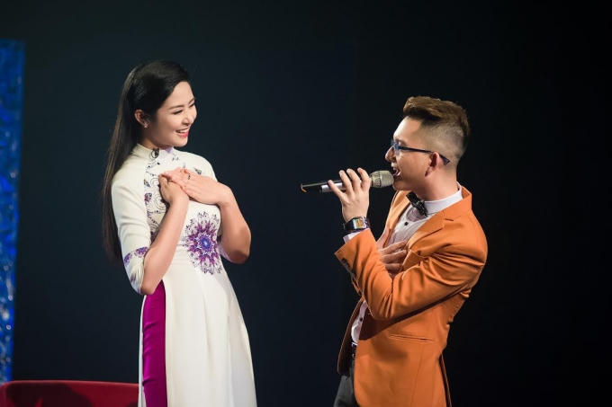 Ca sĩ Khắc Hiếu thể hiện nhạc phẩm mà hoa hậu Ngọc Hân yêu thích.