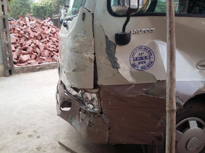 Bắc Giang: Bé trai 13 tuổi điều khiển ô tô gây tai nạn kinh hoàng