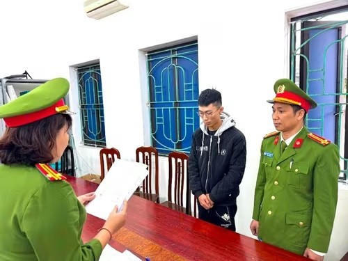 Bùi Văn Trường khi bị khởi tố về tội "Sản xuất, buôn bán hàng cấm".