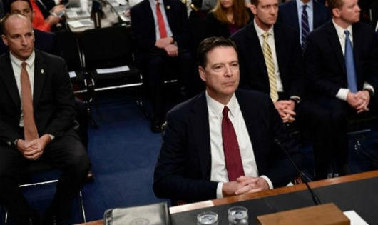 Nước Mỹ đang chia rẽ sâu sắc sau buổi điều trần của cựu Giám đốc Cục Điều tra Liên bang Mỹ (FBI) James Comey.