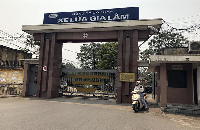 Nhà máy xe lửa Gia Lâm nằm giữa quận Long Biên.