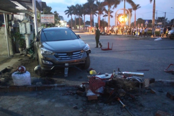 Tài xế điều khiển ô tô đâm hàng loạt xe máy và 4 nạn nhân bị thương tại Quảng Trị có nồng cồn lên đến 0,943mg/lít khí thở