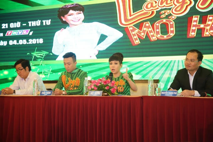 Làng hài mở hội sẽ diễn ra với 26 tập, được phát sóng trên kênh Truyền hình Vĩnh Long 1 – THVL1 vào lúc 21 giờ thứ tư hàng tuần kể từ ngày 4/5/2016.