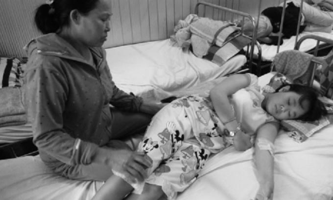 Quyên còn quá trẻ, mới 17 tuổi, cái tuổi đang đến trường với biết bao ước mơ về tương lai.