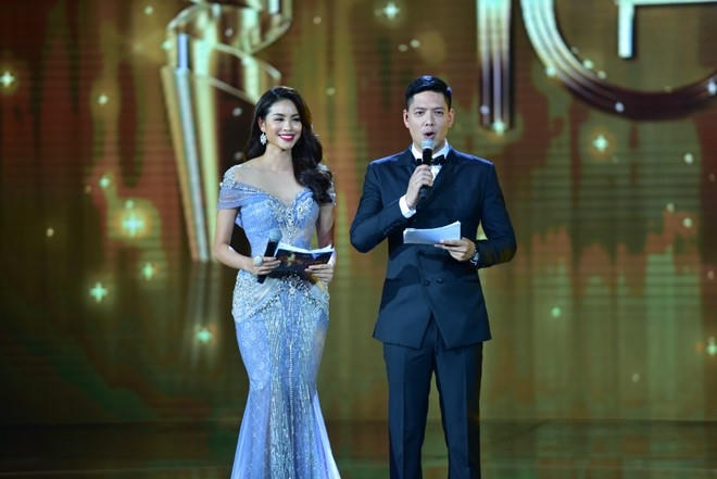 Trấn Th&agrave;nh &ldquo;bội thu&rdquo; tại HTV Awards 2016