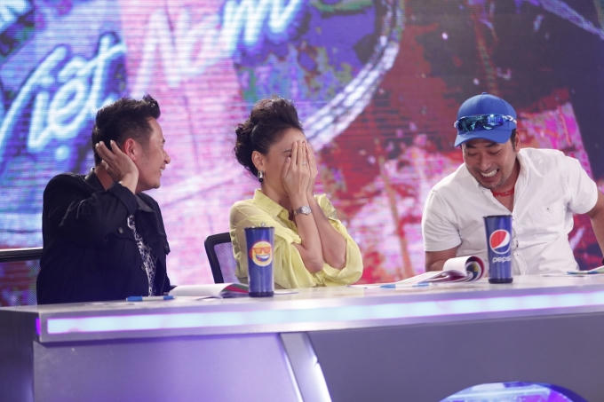 Vietnam Idol: Thu Minh ngẫu hứng hướng dẫn thí sinh biểu cảm sexy thể hiện hit của Hồ Ngọc Hà